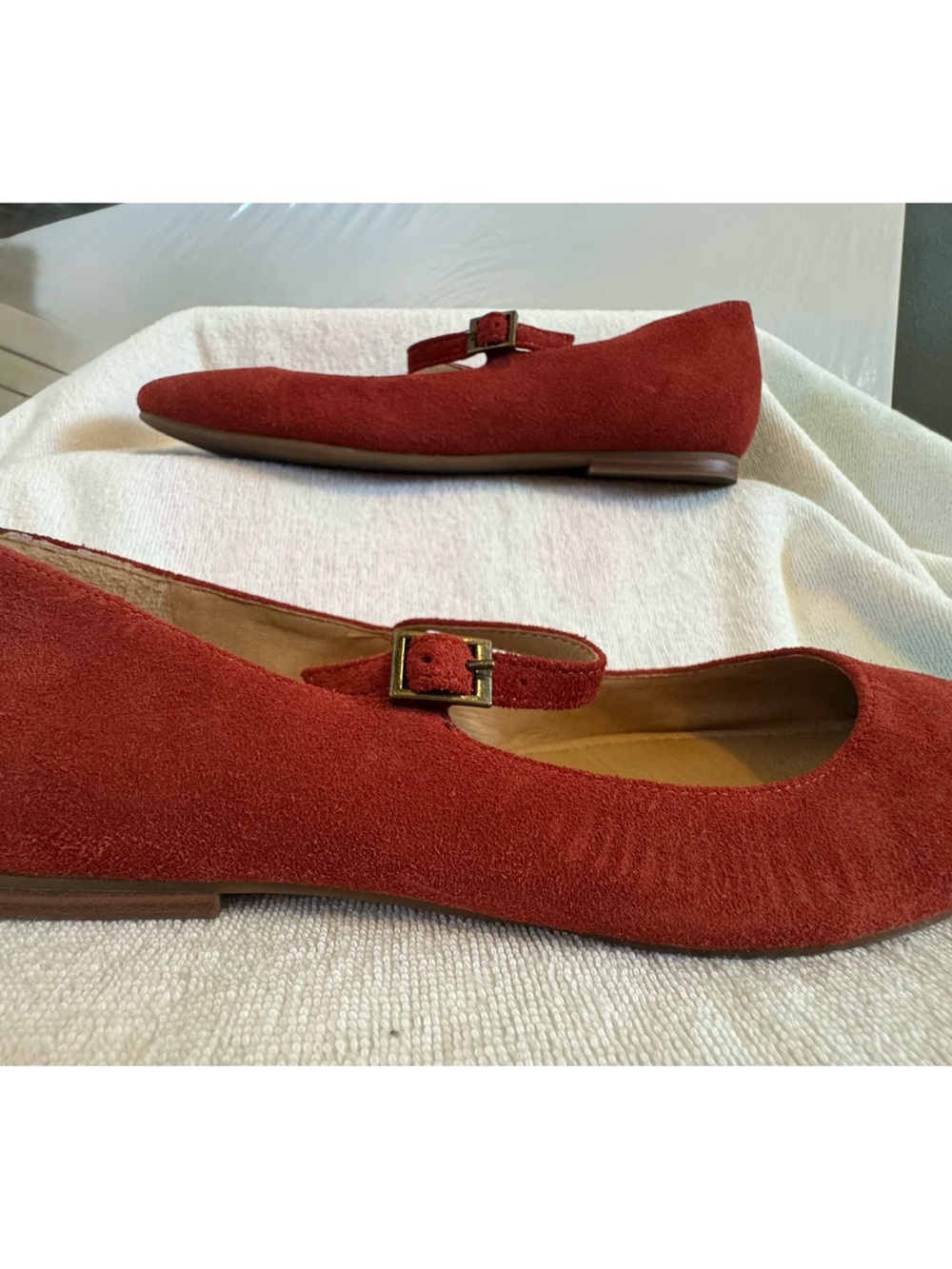 Crown Vintage Women’s Red Suede Mary Jane Flats - Classic Comfort - Picture 3 of 4